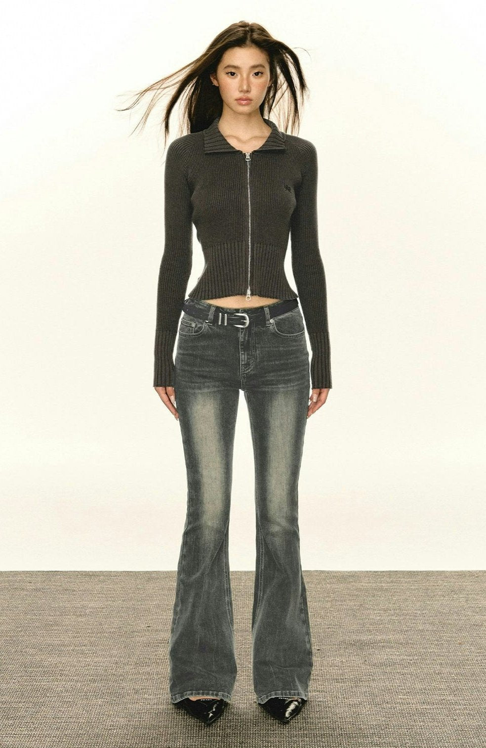 Slim Cropped Ribbed Zip-up Sweater