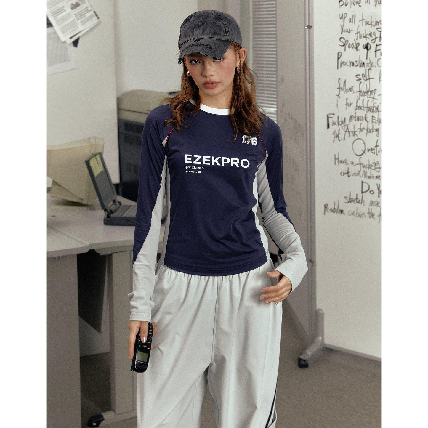 Ezek Long Sleeve Crop Top - Athletic Colorblock T-shirt With Logo Print and Ringer Neckline