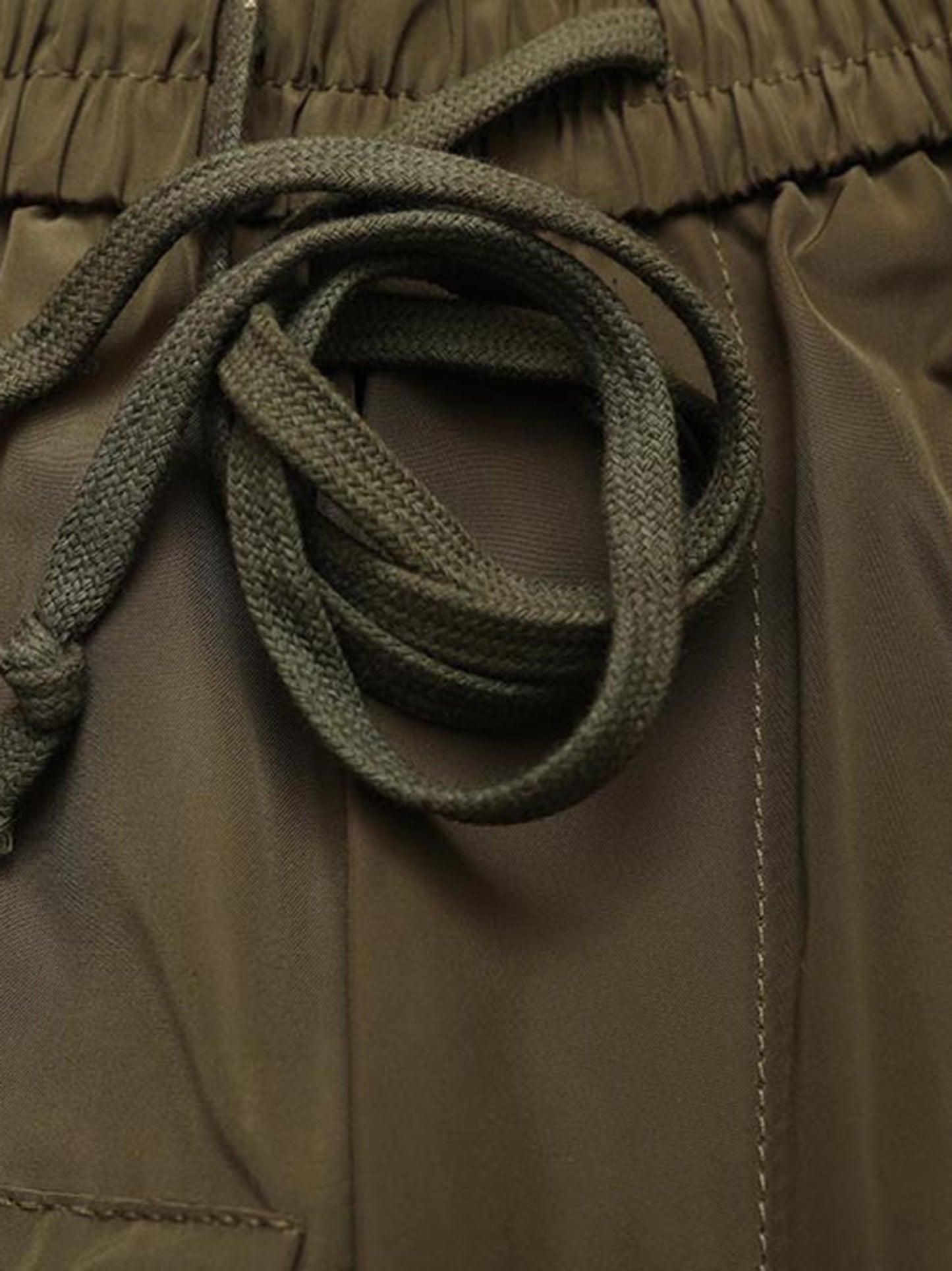 Multi-pocket Patchwork Cargo Shorts