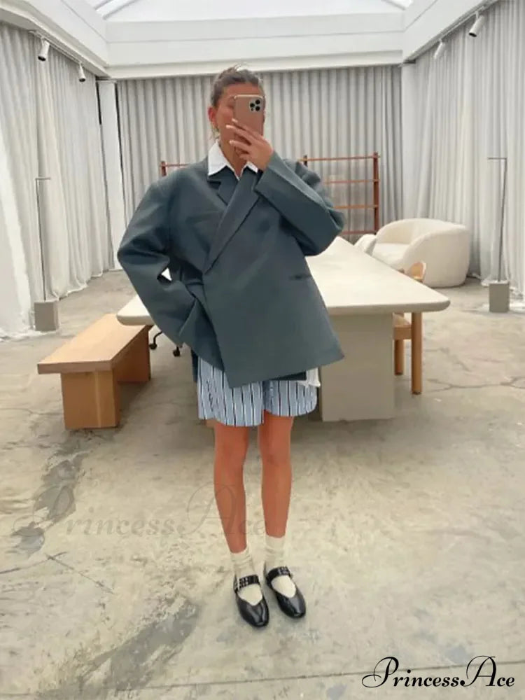 Gray Lapel Buttoned Loose Long Sleeves New Fashionable Stylish Coat