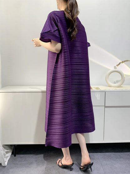 Loose Pleated Round-neck Midi Dresses
