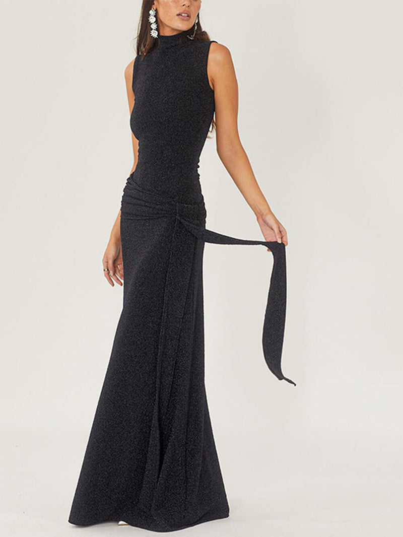 High-necked Sleeveless Long Dress With Ribbons and Bright Silk