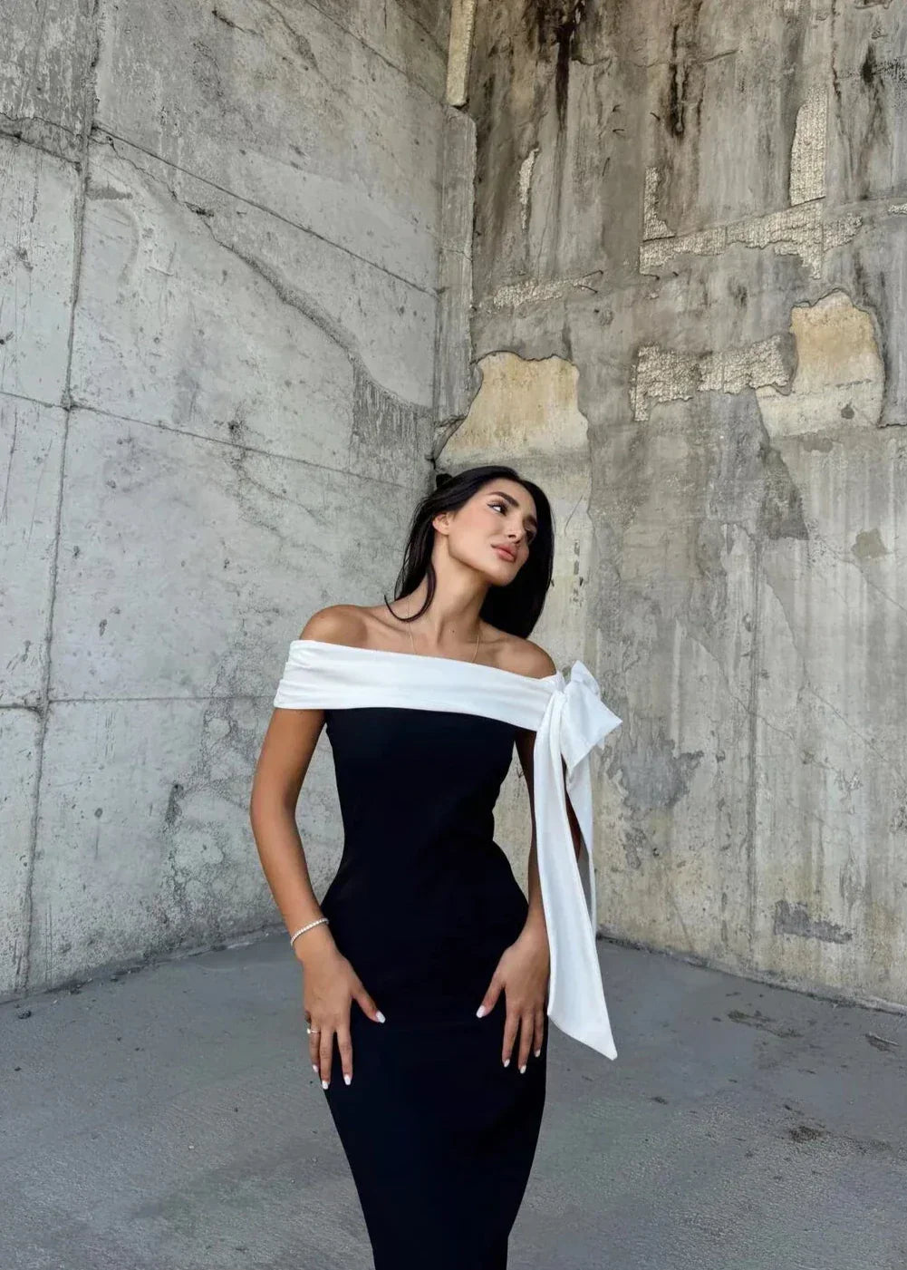 Francine - One-shoulder Bow Tie Slit Midi Dress