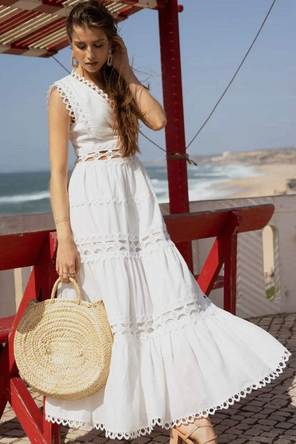 Lace Sleeveless V-neck Midi Dress