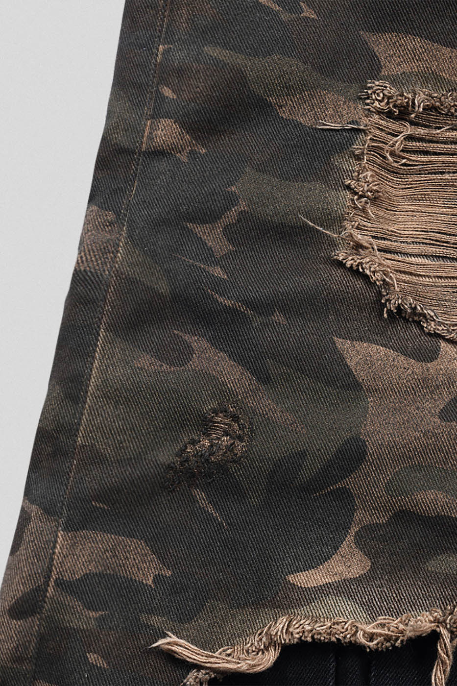 Double-layered Shredded Camo Shorts