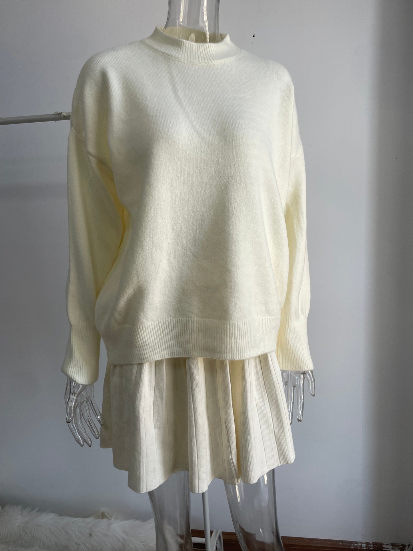 Color Round Neck Sweater Pleated Skirt Set Knitted Skirt Sets