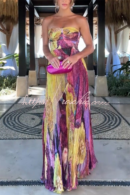 Vibrant and Bold Print Sweetheart Neck Pleated Maxi Dress