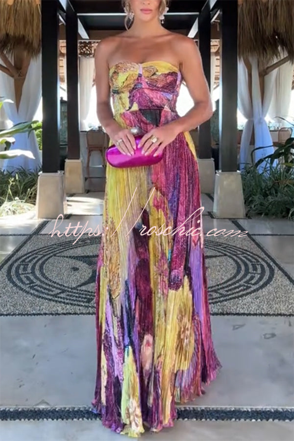 Vibrant and Bold Print Sweetheart Neck Pleated Maxi Dress