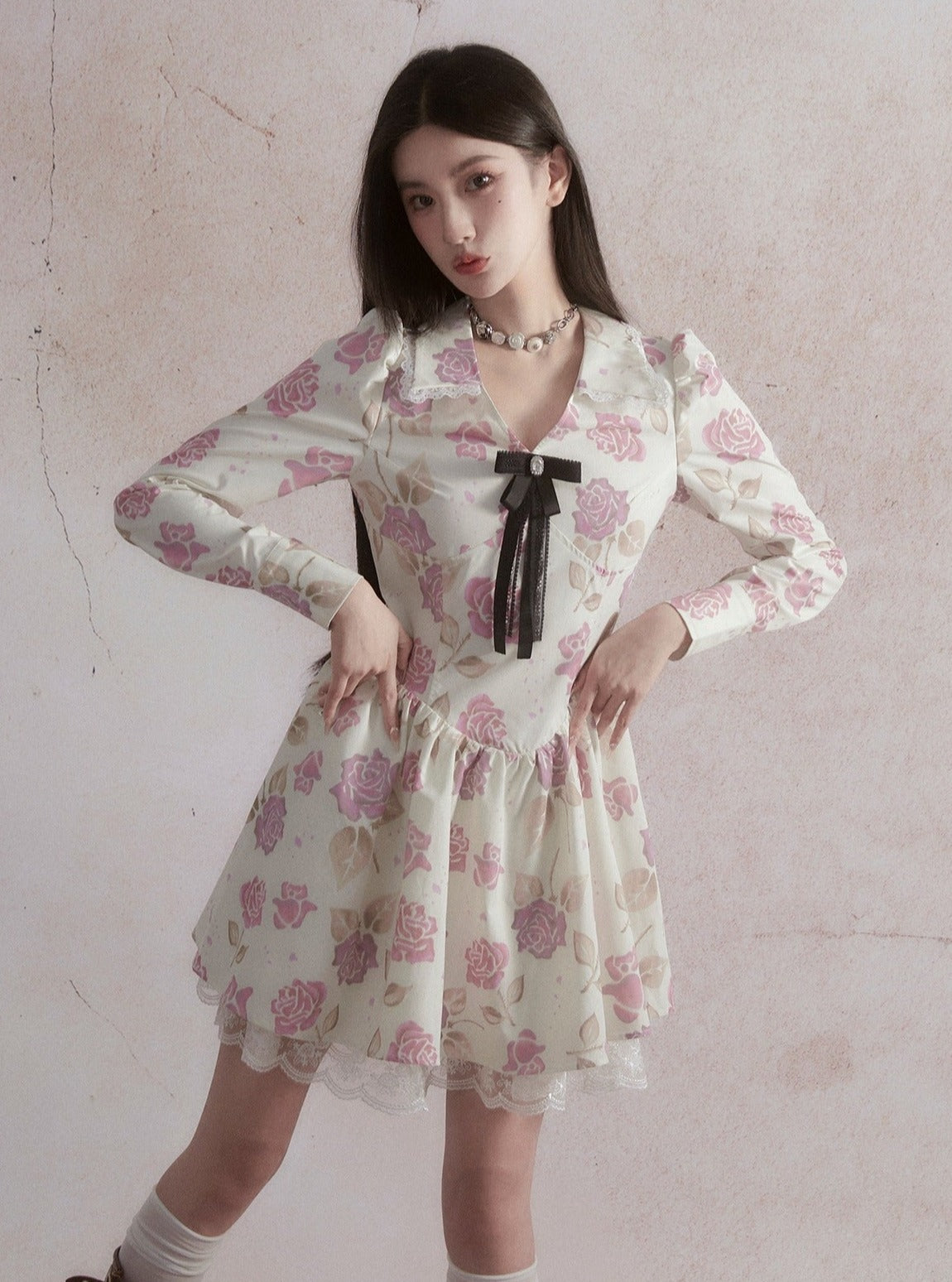 Romantic Lace-trimmed Mini Dress With Bow Detail