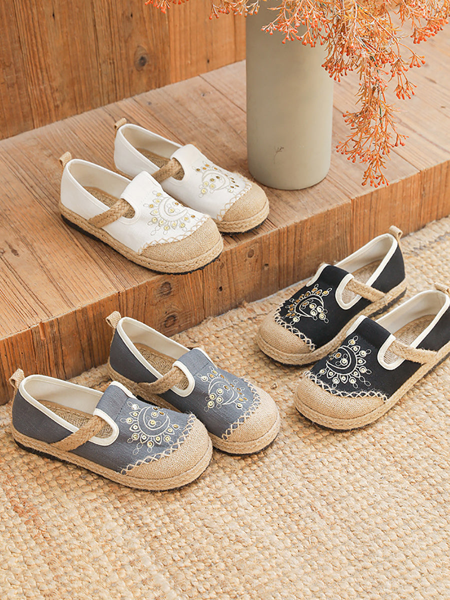 Summer Moon Embroidery Cloth Shoes We1037