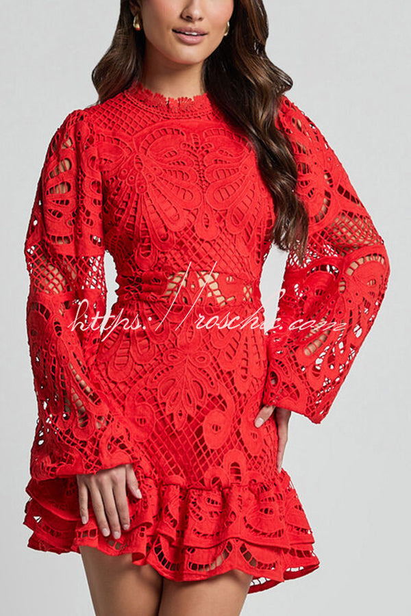 Color Hollow Long-sleeved Waisted Lace Mini Dress