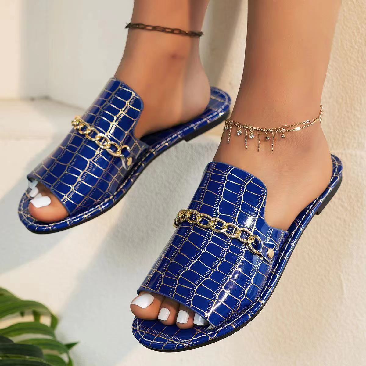 Flat Beach Sandals With Chain Accessories