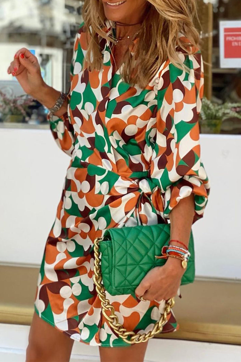 British Style Geometric Print Frenulum V Neck One Step Skirt Dresses