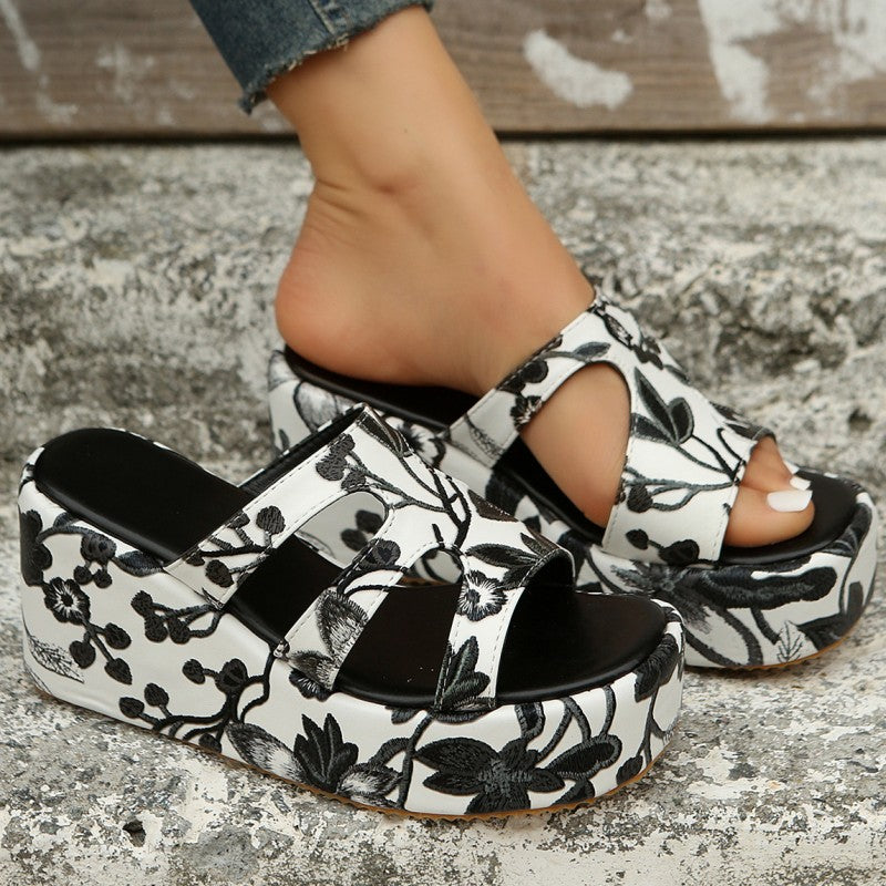 Daily Hollowed Out Patchwork Printing Round Comfortable Out Door Wedges Shoes (heel Height 2.36in)