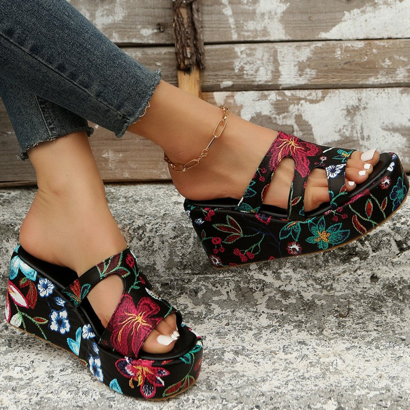 Daily Hollowed Out Patchwork Printing Round Comfortable Out Door Wedges Shoes (heel Height 2.36in)