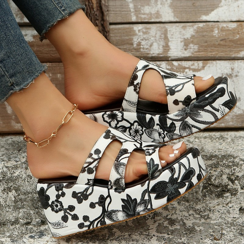 Daily Hollowed Out Patchwork Printing Round Comfortable Out Door Wedges Shoes (heel Height 2.36in)