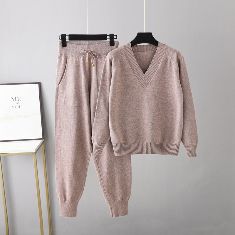 Elegantly Designed Pullover