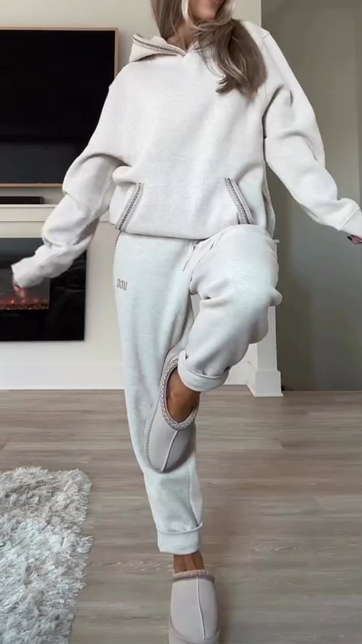Round Neck Hooded Sweatshirt + Pants Suit