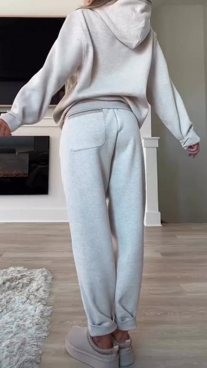 Round Neck Hooded Sweatshirt + Pants Suit