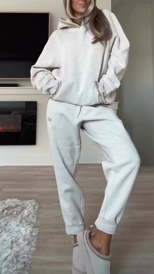 Round Neck Hooded Sweatshirt + Pants Suit