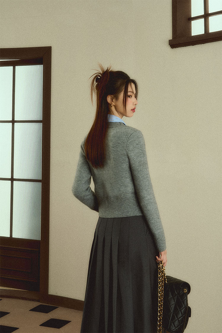 Classic Gray Cable Knit Cardigan: V-neck Button-front Sweater With Embroidered Logo