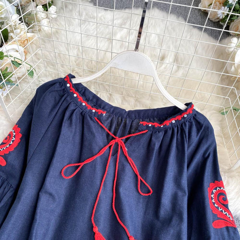 Retro White V-neck Lace-up Tassel Embroidered Lantern Sleeve Blouse