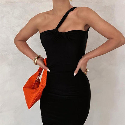 Slant-shouldered Backless Slim-fitting Hip Maxi Dress