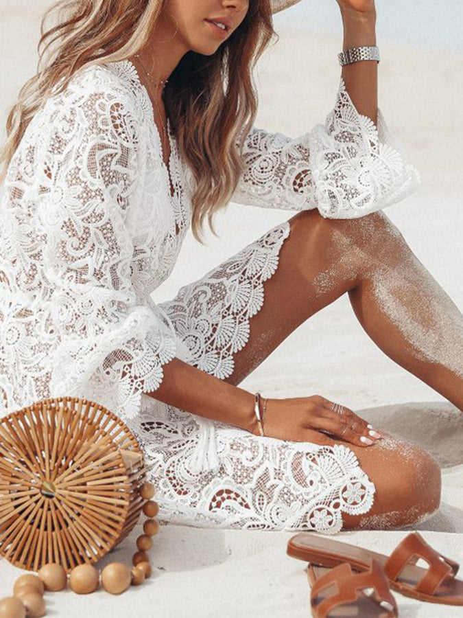 V-neck Bikini Cardigan Worn With Short Beach Skirt