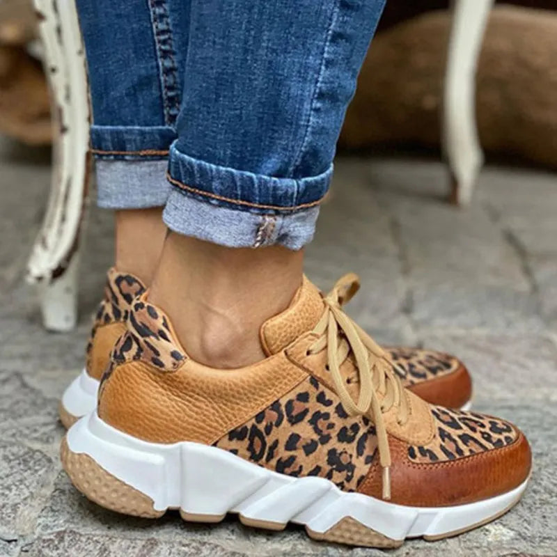 Shera - Cozy Catwalk Kicks