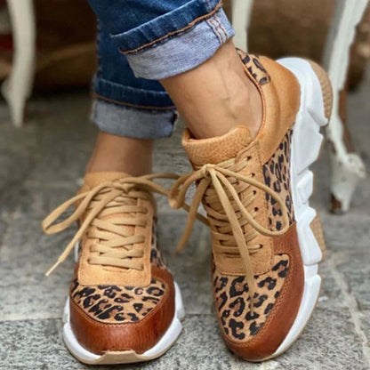 Shera - Cozy Catwalk Kicks