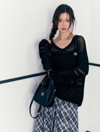Airy Breeze V-neck Sweater