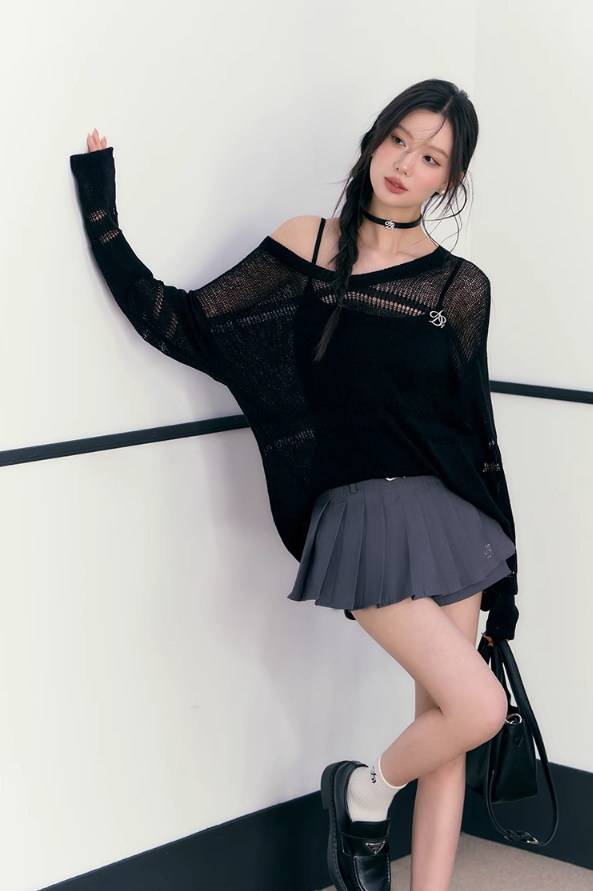 Airy Breeze V-neck Sweater