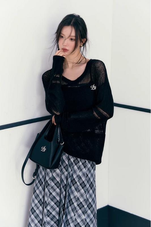 Airy Breeze V-neck Sweater