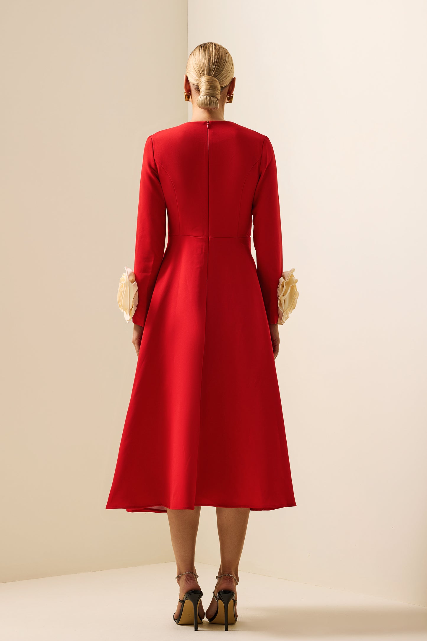 3d Flower Round Neck Long Sleeve Midi Dress