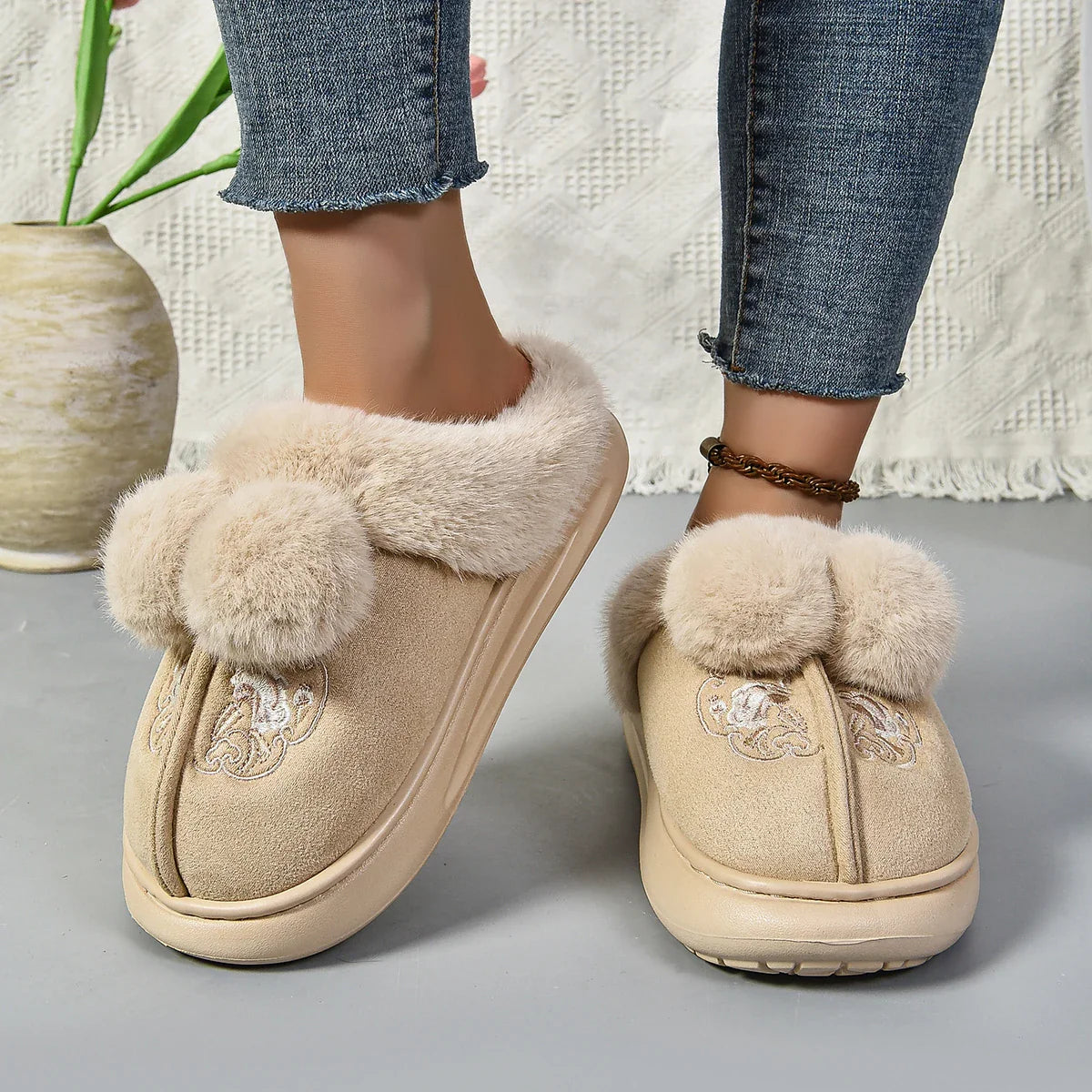 Winter New Warm Snow Boots Indoor Comfortable Plush Shoes Platform Winter New Cotton Slippers Zapatos De Mujer