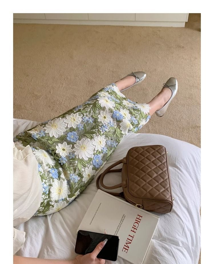 Green Embroidery Straight Skirt