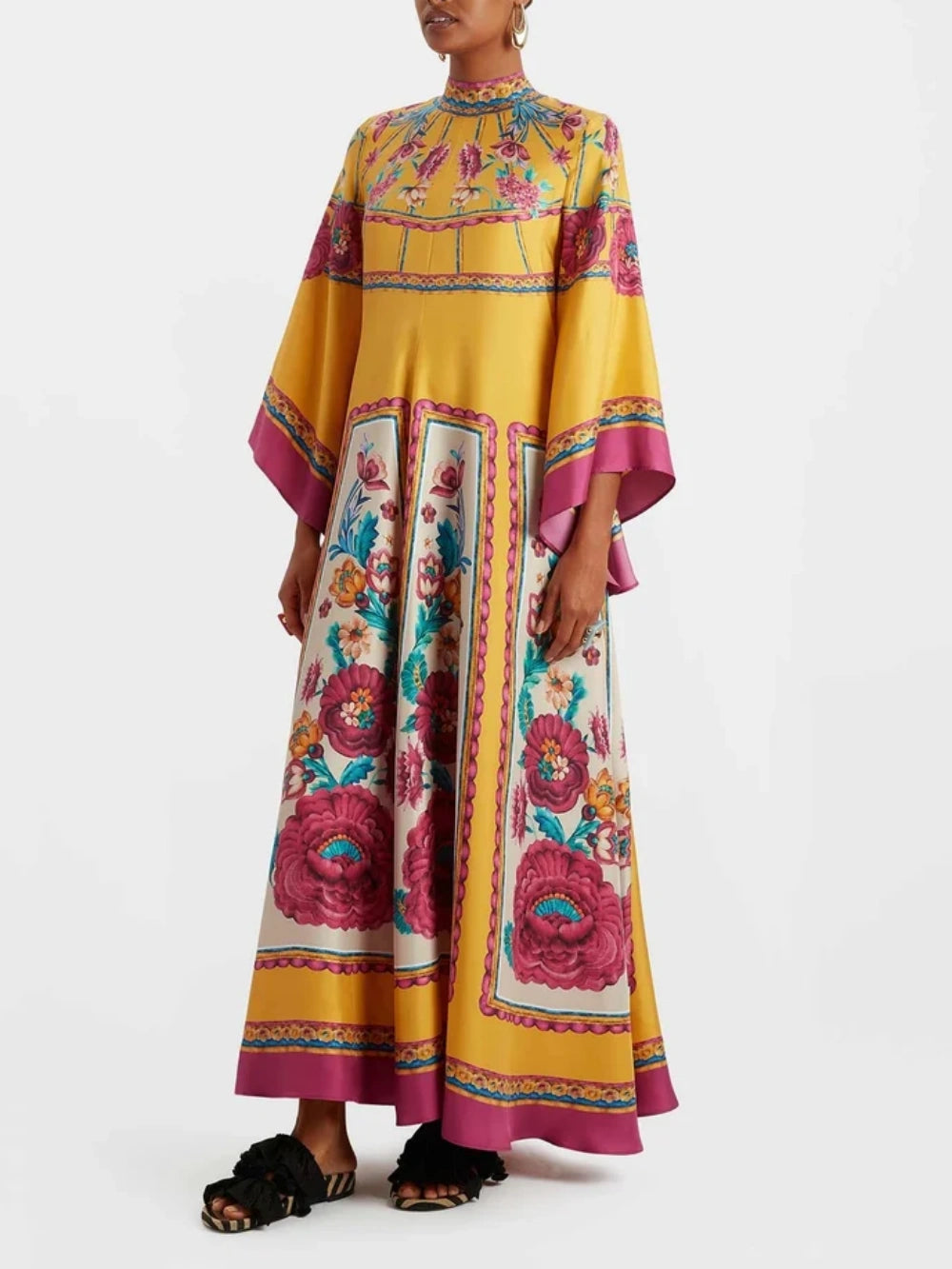 Long Flowing and Fashionable Maxi Dress