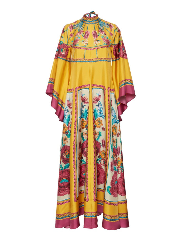 Long Flowing and Fashionable Maxi Dress