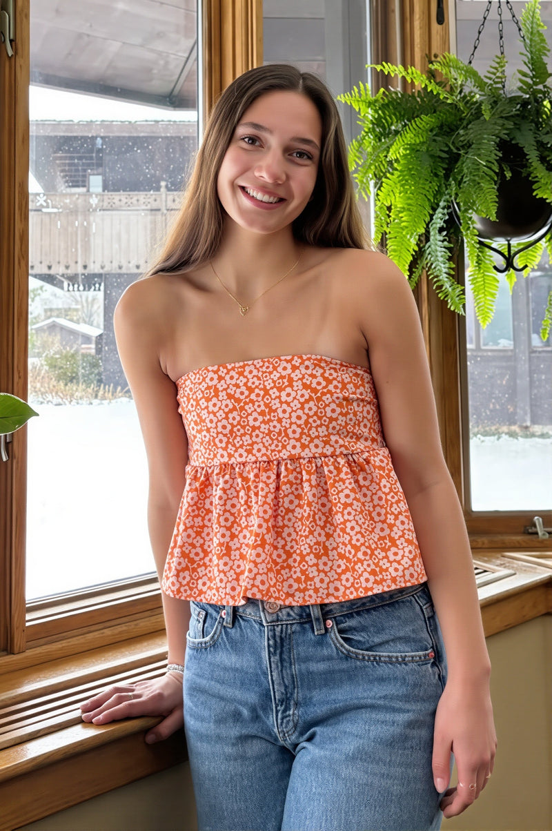 Ruffle Strapless Cropped Blouse