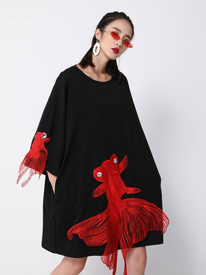 Red Goldfish Embroidered Loose Round Neck T-shirt Dress