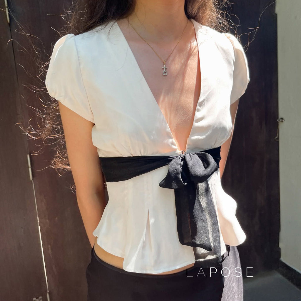 Effortlessly Elegant Top with a Timeless Design