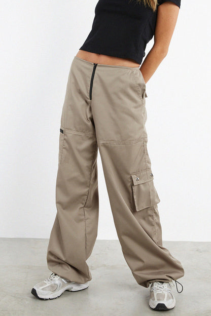 High-waisted Loose Fit Multi-pocket Cargo Pant