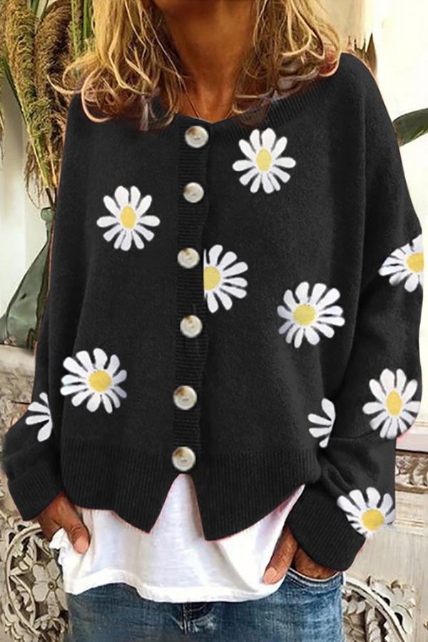 Round Neck Embroidery Knitted Sweater Cardigan
