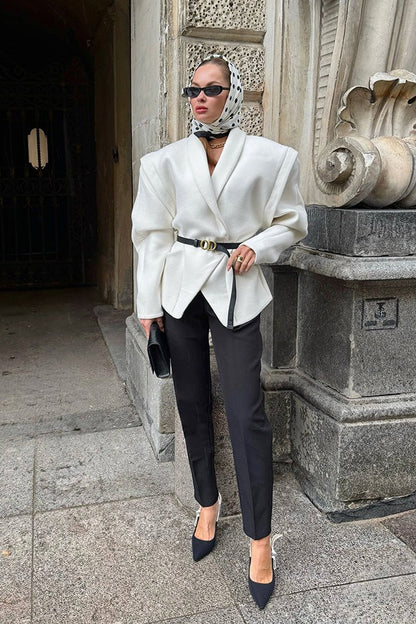 White Wool Thickened Belted Collared Mid-coat