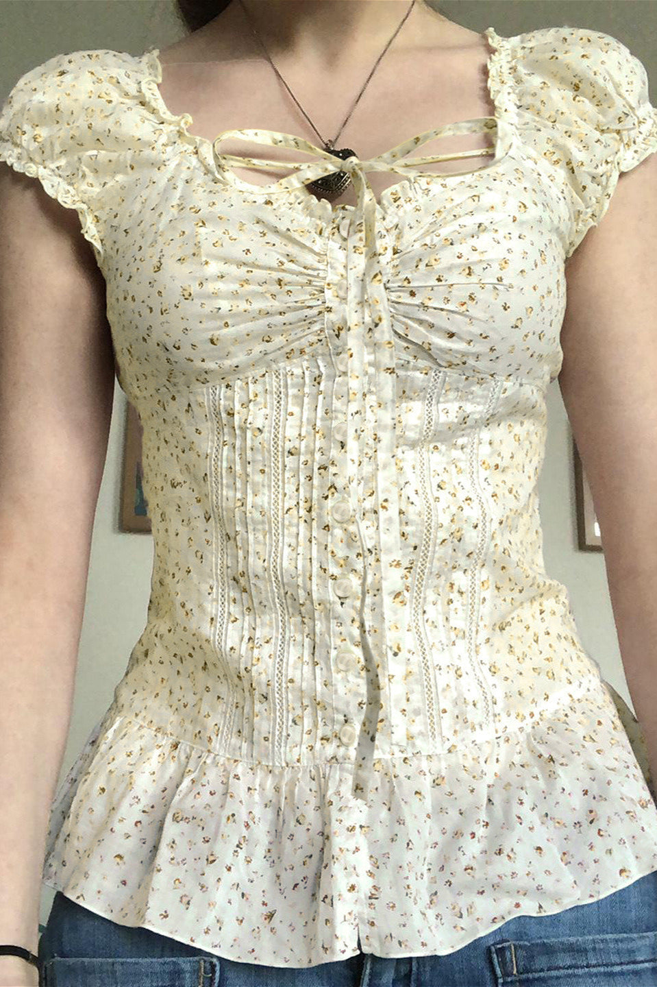 Tie Buttoned Puff Sleeve Blouse