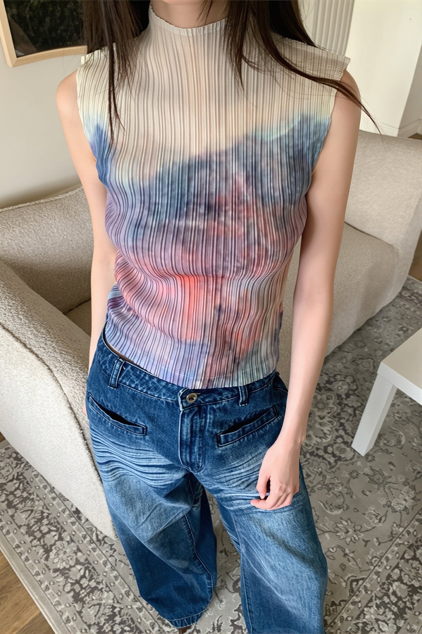 Gradient Color Mock Neck Sleeveless Pleated Blouse