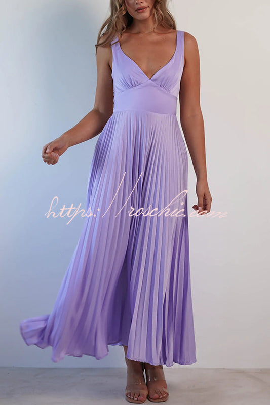 Satin Color V-neck Pleated Maxi Dress