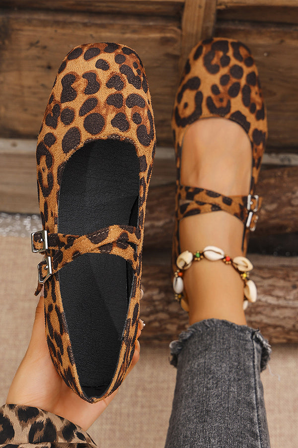 Fashionable Buckled Suede Round Toe Shoes