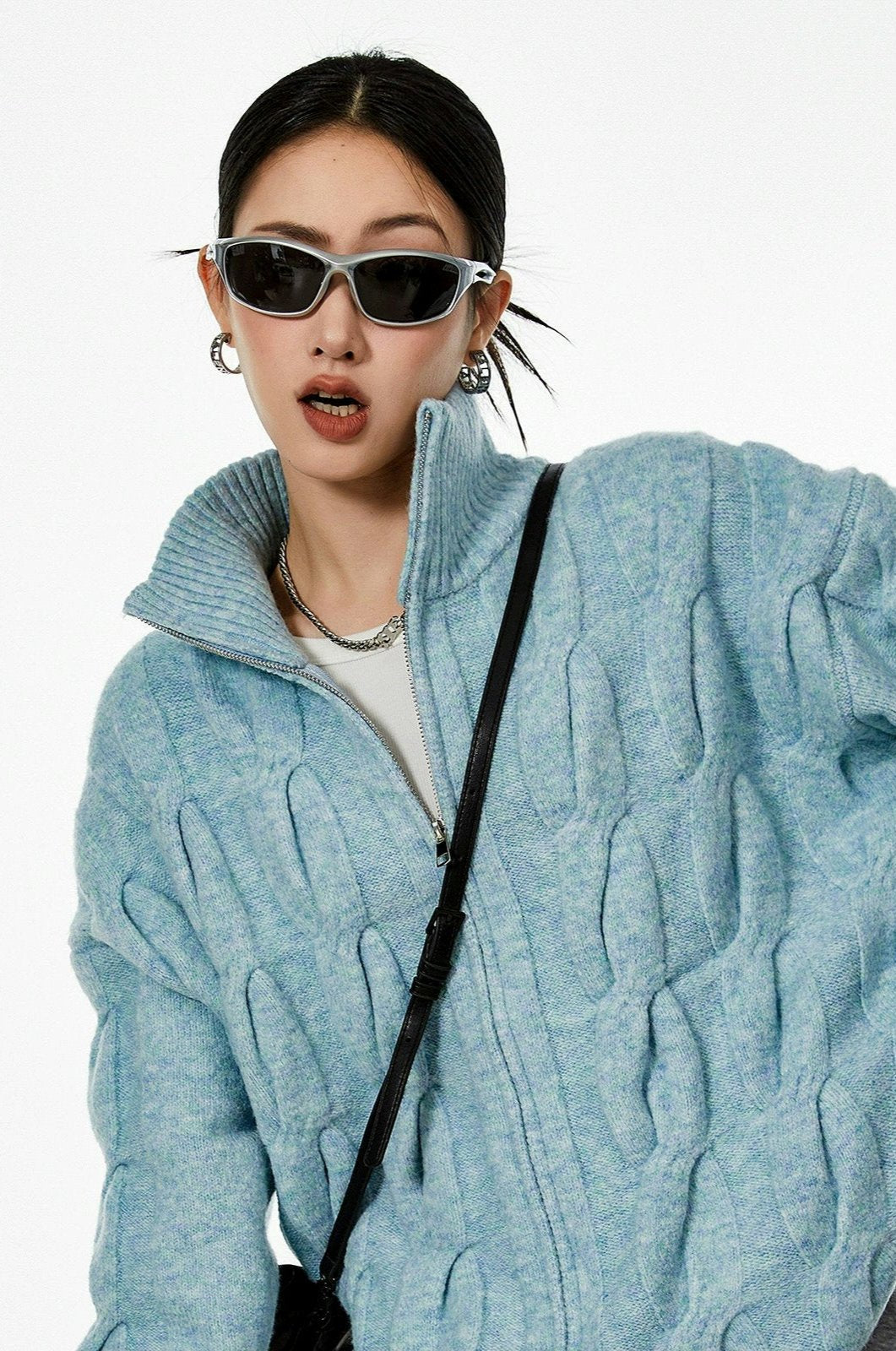 Ribbed Trim Cable Knit Zip-up Cardigan