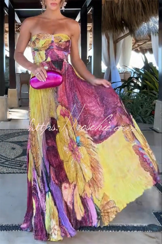Vibrant and Bold Print Sweetheart Neck Pleated Maxi Dress
